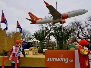 Santa-Claus-Parade-Toronto-VMC-Media-Sunwing-Vacations-Kevin-Brault-300x225 Santa Claus Parade 2018 - Sunwing Vacations